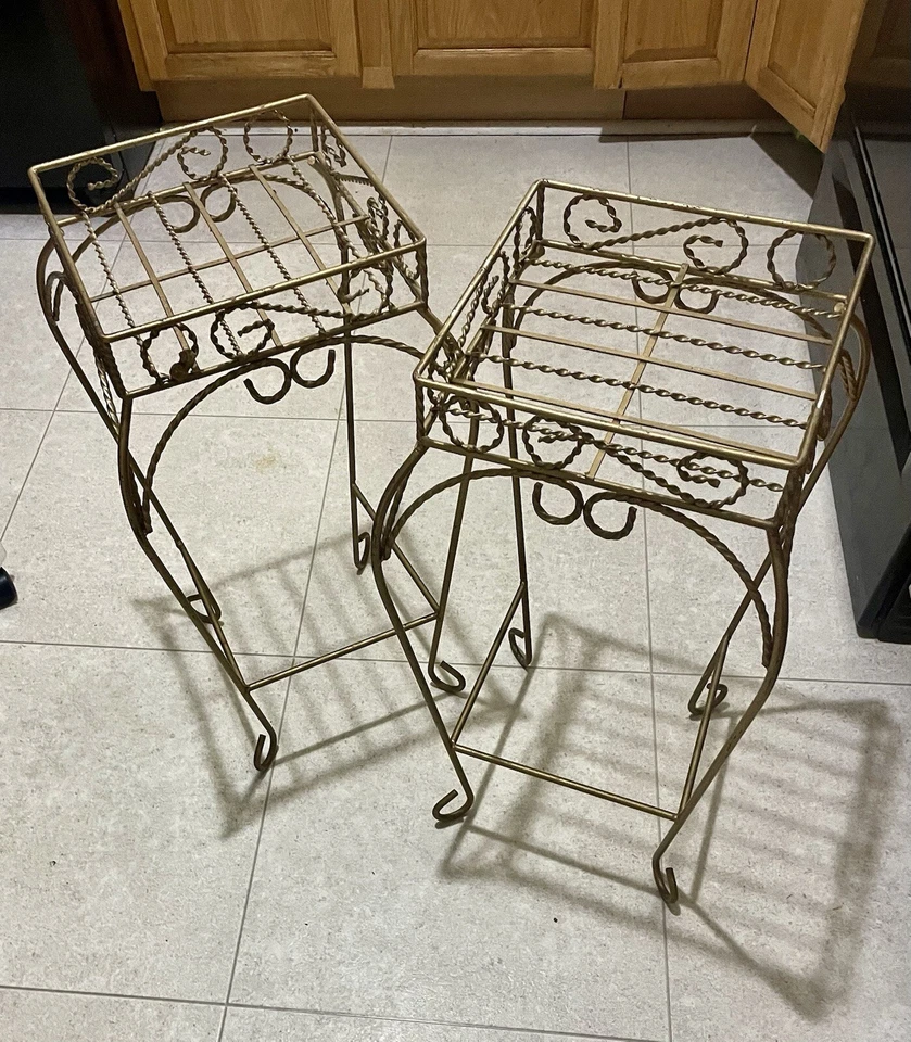 Пара антикварных французских викторианских позолоченных проволочных садовых подставок для растений - Изображение 2 из 3