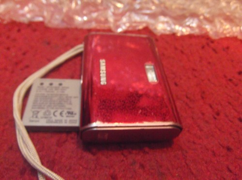 Samsung Digimax i70 7.2MP Digital Camera - Red - Picture 2 of 18