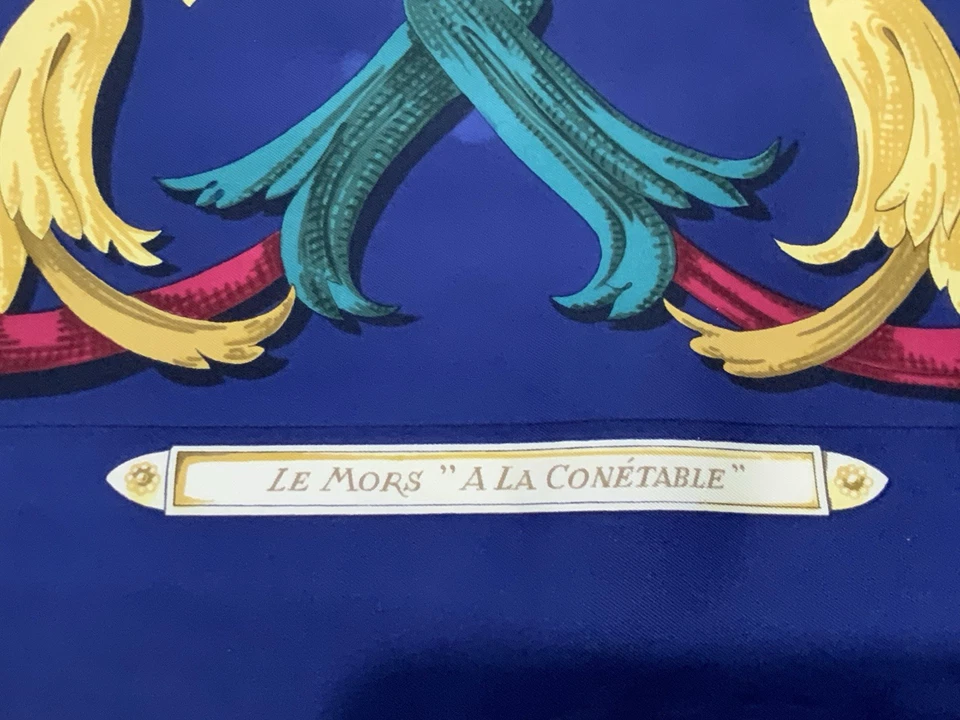 Bufanda Hermes Paris Le Mores "A La Connétable" H.Rolled 100% seda 35 " PEC Foto 4 de 4