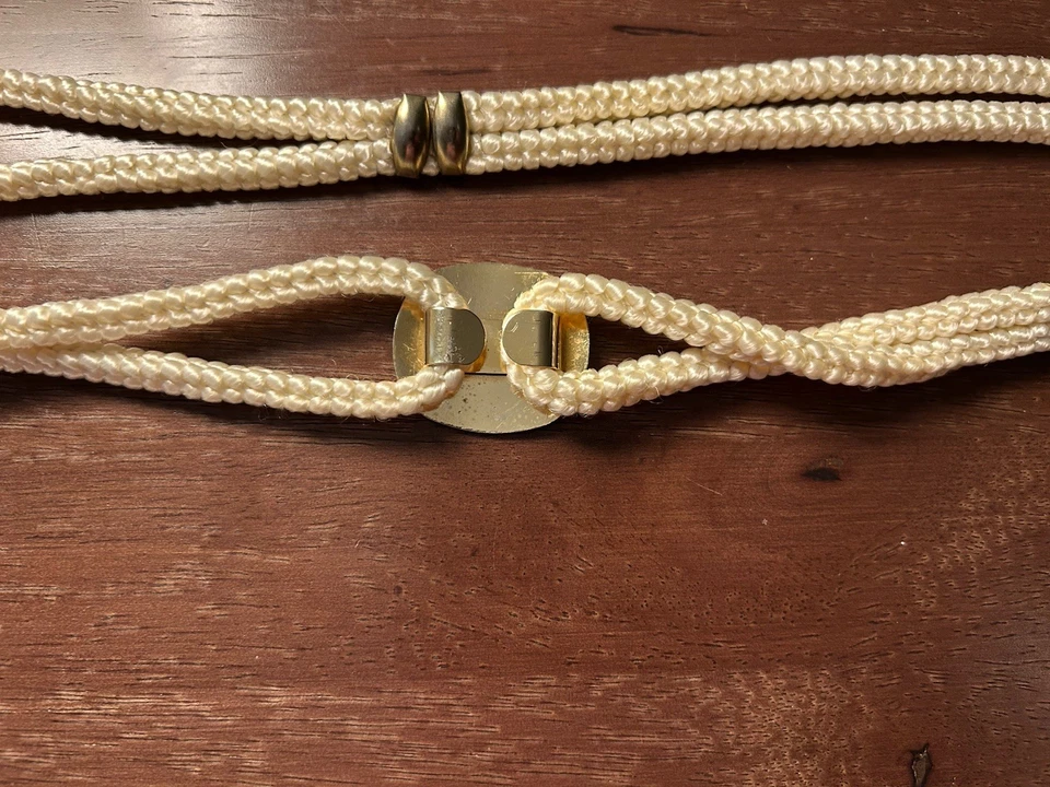 "Cinturón para mujer color crema de colección floral con hebilla de mariposa cuerda elástica años 80 27""-38""" Foto 3 de 3