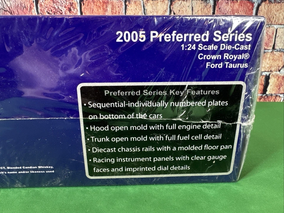 Ford Taurus 2005 nuevo Team Calibre 1/24 Kurt Busch #97 Crown Royal 2005 Foto 3 de 4