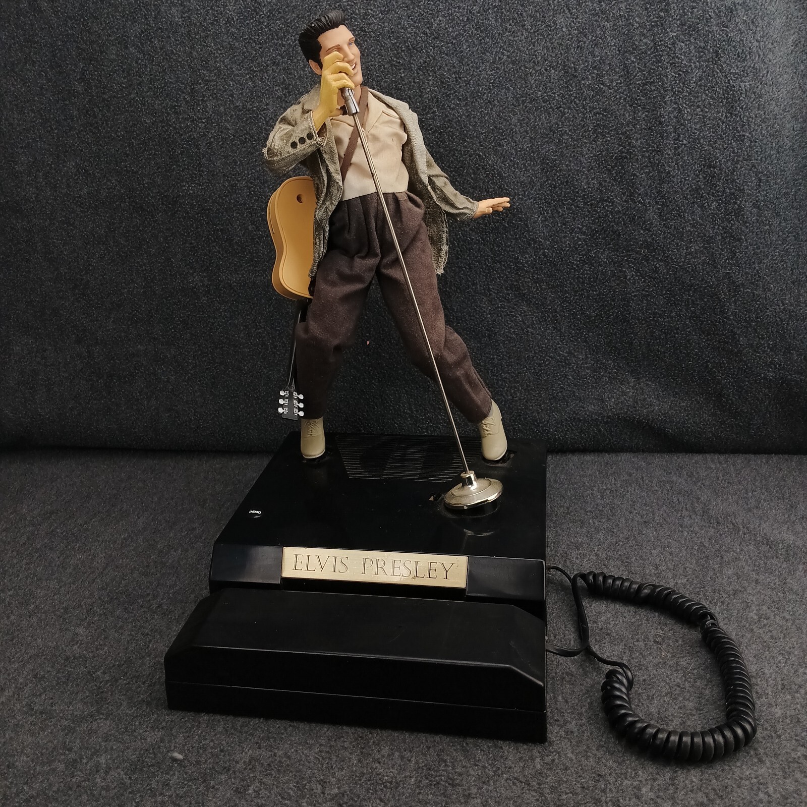 1996 TeleMania Elvis Presley Jail House Rock Singing Dancing Telephone Works!