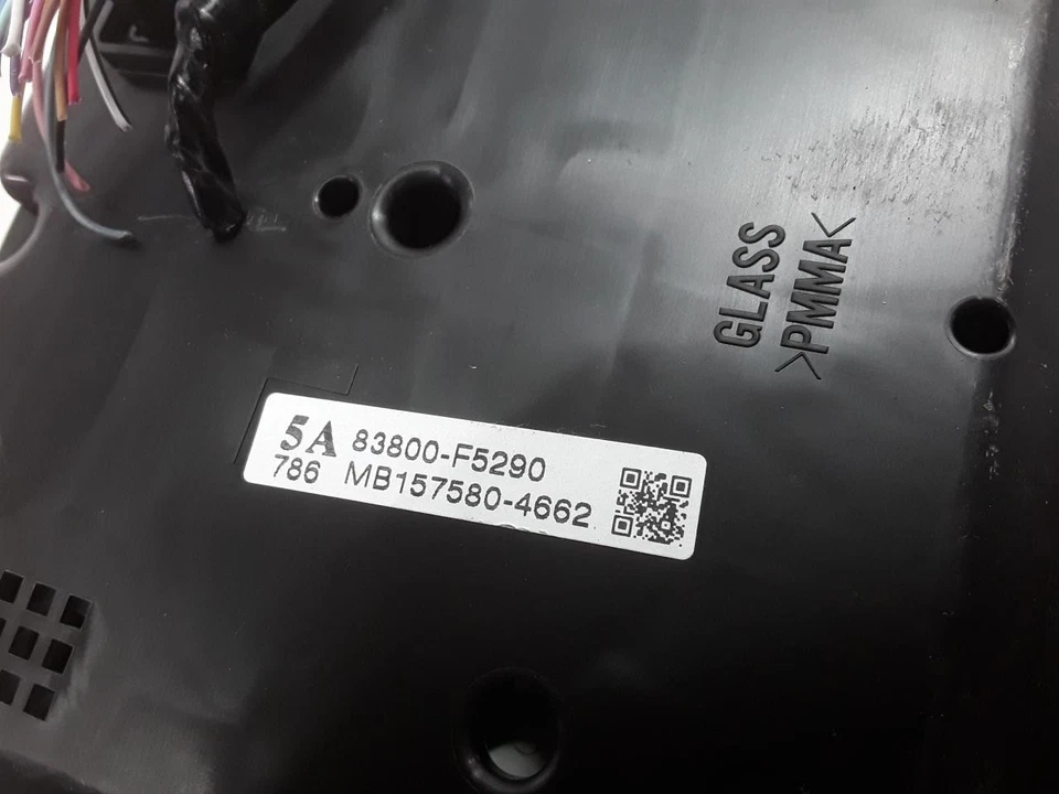 Cuadro de instrumentos velocímetro velocímetro Toyota YARIS 2014 83800F5290 Foto 3 de 3