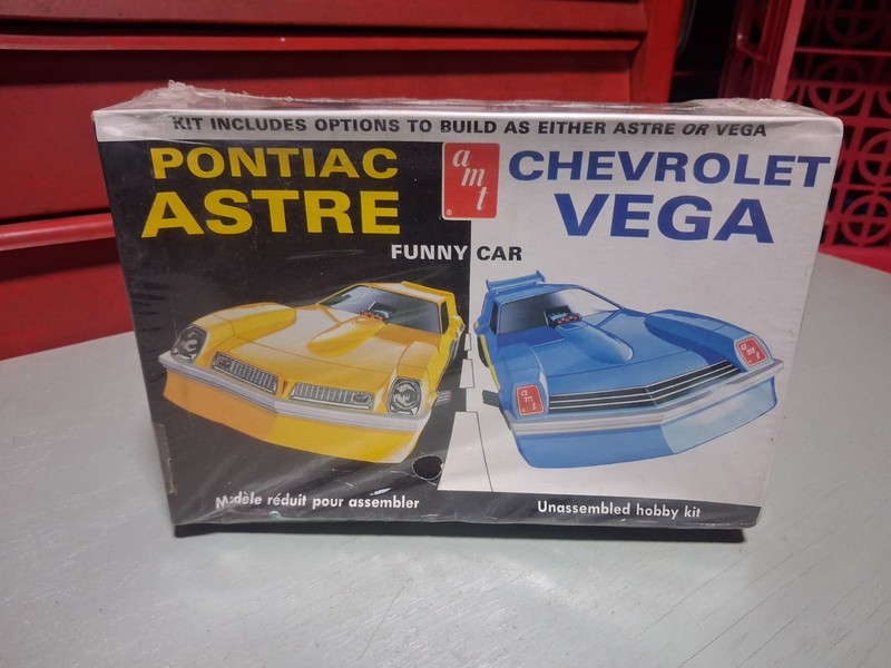AMT Chevy Vega/ Pontiac Astre 1/25 Scale Kit – Factory Sealed Read Discription