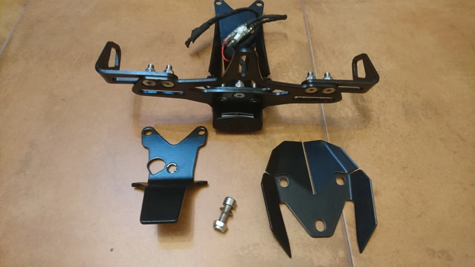 Portamatriculas Ducati Panigale V4-V2 R & G Racing - Imagen 2 de 4