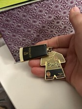 Calsberg Guinnes Pin pendant