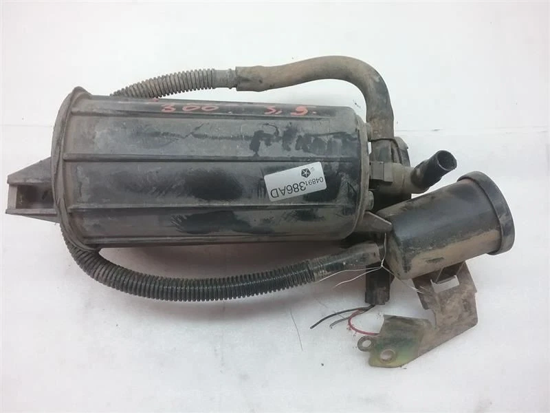 04891386AD Fuel Vapor Charcoal Canister 3.5L 2002 CHRYSLER 300M W2-5RM Foto 2 de 4