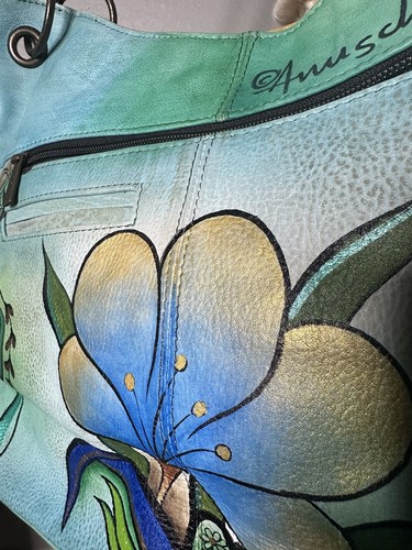 Borsa a mano Anuschka in pelle dipinta a mano - Nuova con etichette - Viola e fiori d'acqua - Foto 14 di 19
