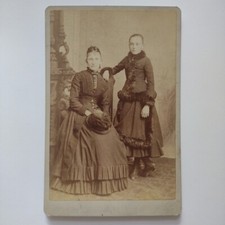 Victorian Mother and Daughter Posing, Cabinet Card Photograph By Saurman 1890,