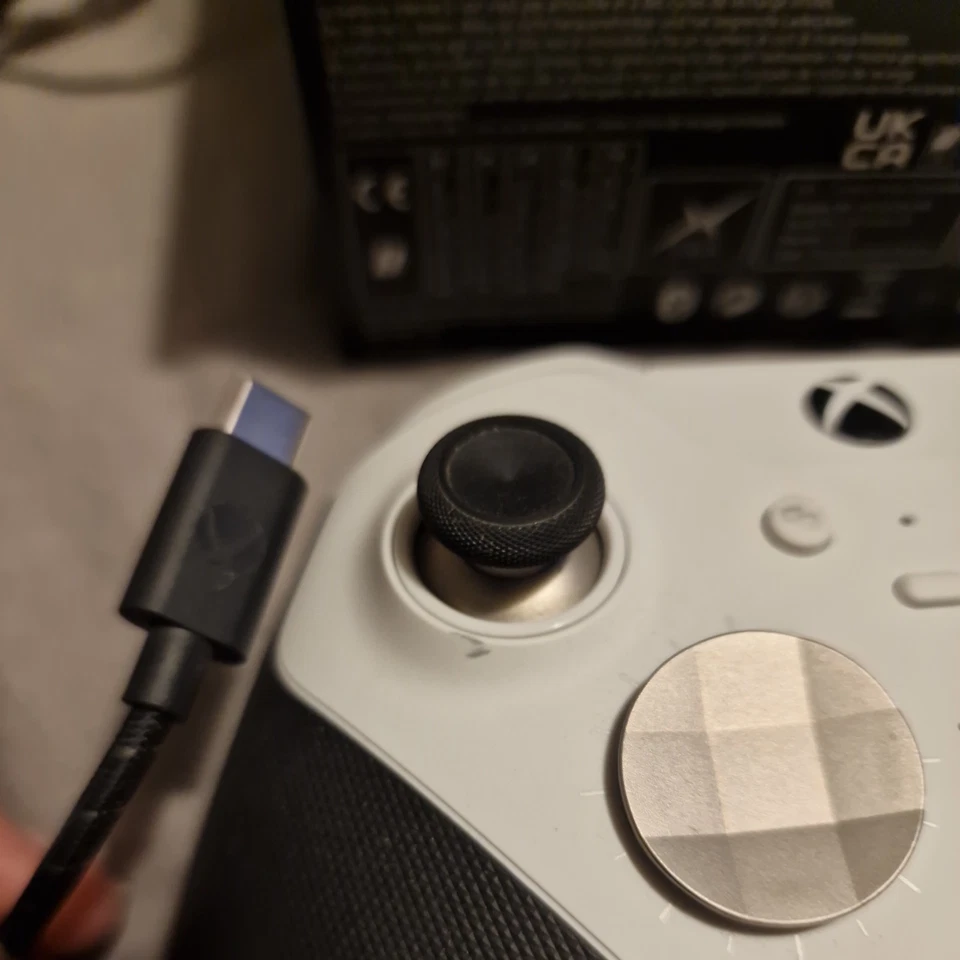 Microsoft Xbox Elite Wireless Controller Series 2 - White Mint Original Packaging - Image 3 of 4