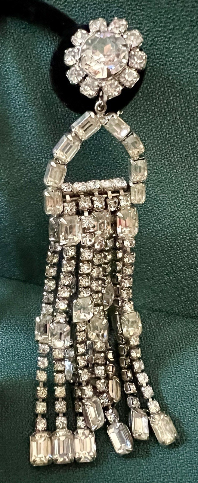 OUTSTANDING DRAMATIC VINTAGE RHINESTONE CLIP ON C… - image 8