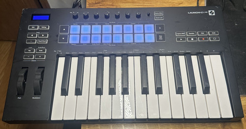 Novation Launchkey 25 MK3 25-Key USB MIDI Ableton Live Keyboard Controller