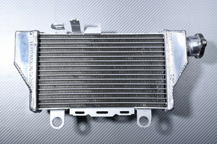 Radiateur de course droit HONDA AFRICA TWIN 1000 refroidissement moteur maximal