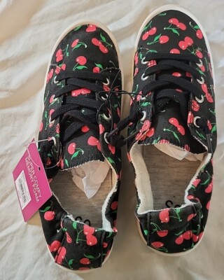Women's SO Redwood Sneakers Size 7.5  Cherries Memory Foam Super Comfy NWT 