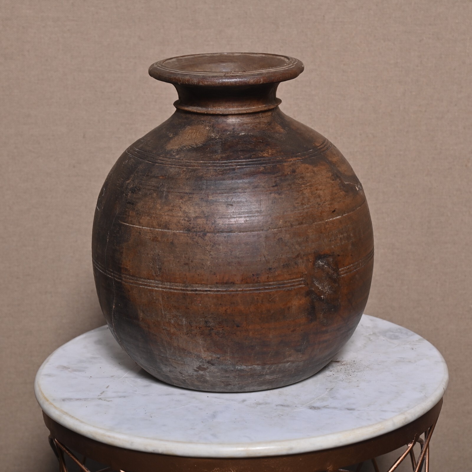 Dispensador de agua de madera vintage para maceta de Himachal 12x12x14 pulgadas