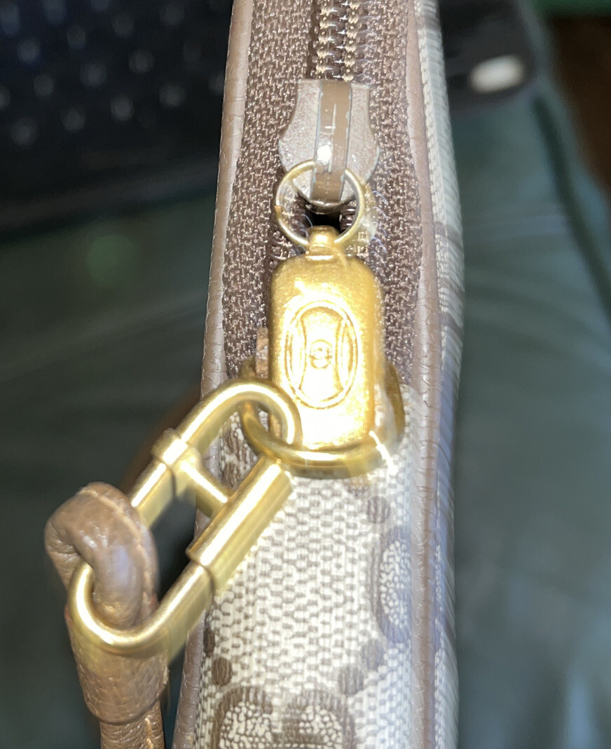 Gucci GG Logo Crossbody Purse 97.02.068 Vintage Brown
