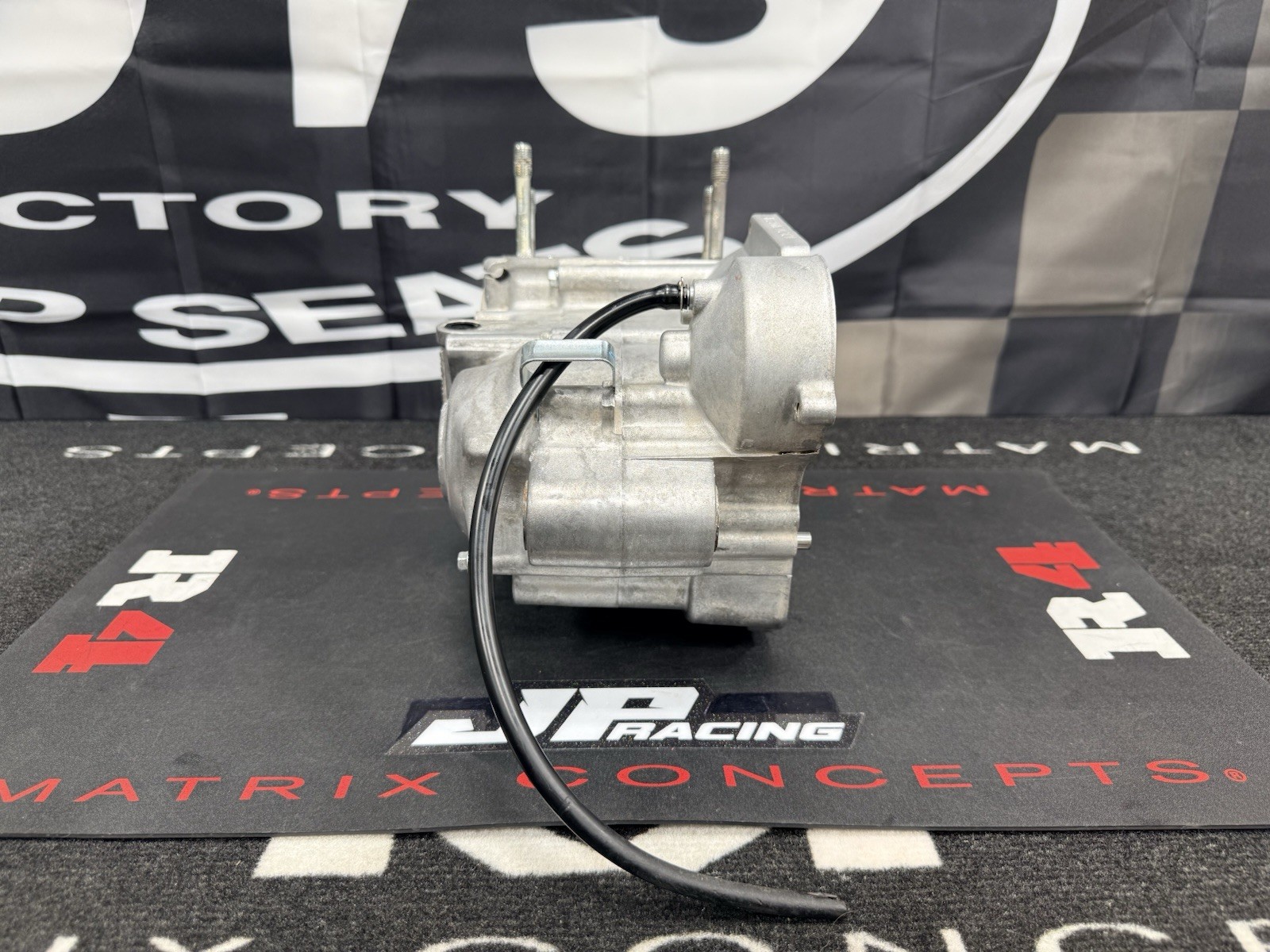 2003 KAWASAKI KX250 OEM Crankcase Set Left & Right! 14001-1307, Good Cases KX250