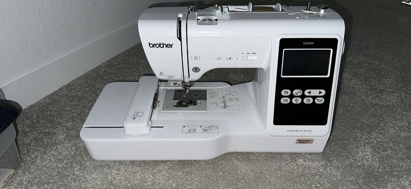 Brother LB5000 Computerized Sewing/Embroidery Combo w/ Hoops, Pedal, Manuals