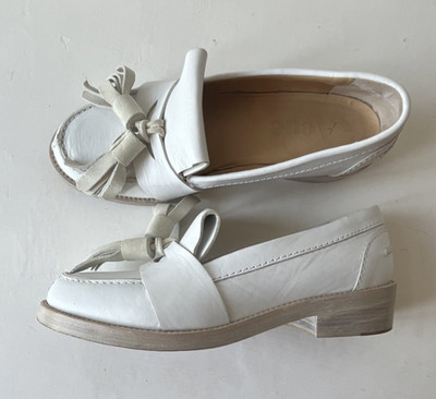 Acne Studios Damen Halbschuhe weiß Leder mit Quaste, Größe 40, Loafer Mokassin 
