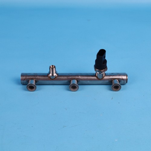 Audi A6 4F C6 3.2 FSI Kraftstoffverteiler links 06E130089 Einspritzleiste PE