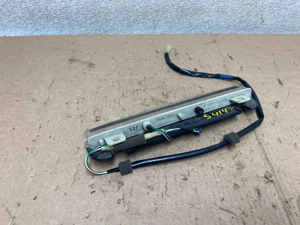 2008 2014 Subaru Tribeca  Spoiler 3RD Third Brake Light OEM 84701XA010 S4147 PS - Image 4 of 4