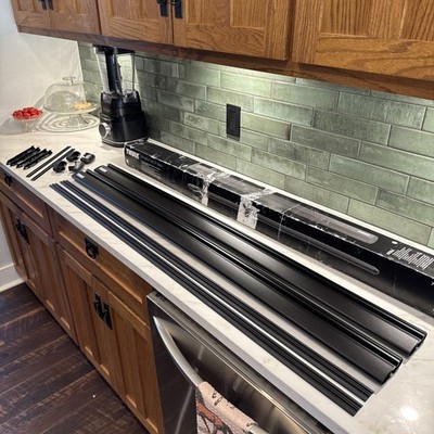 Thule WingBar Evo 127cm Black Roof Bars 711320 NEW OPEN BOX