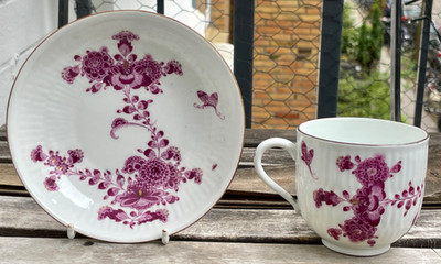 Uralte Porzellan Tasse und Untertasse  Meissen indisch Purpur um 1765 1.Wahl