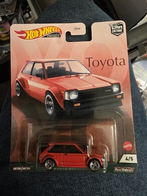 Hot Wheels Car Culture Premium  81 Toyota Starlet KP61 4/5