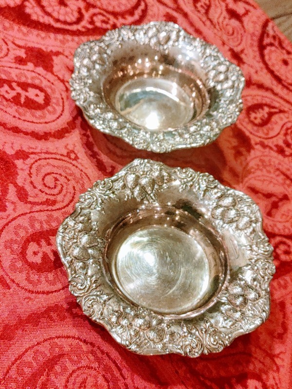 Exquisite Pair of Antique Woodside Sterling Silver Repoussé Strawberry Bowls 5.5