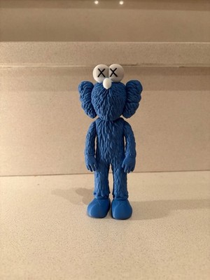 Exclusive 9  BFF KAWS Figurine - Blue