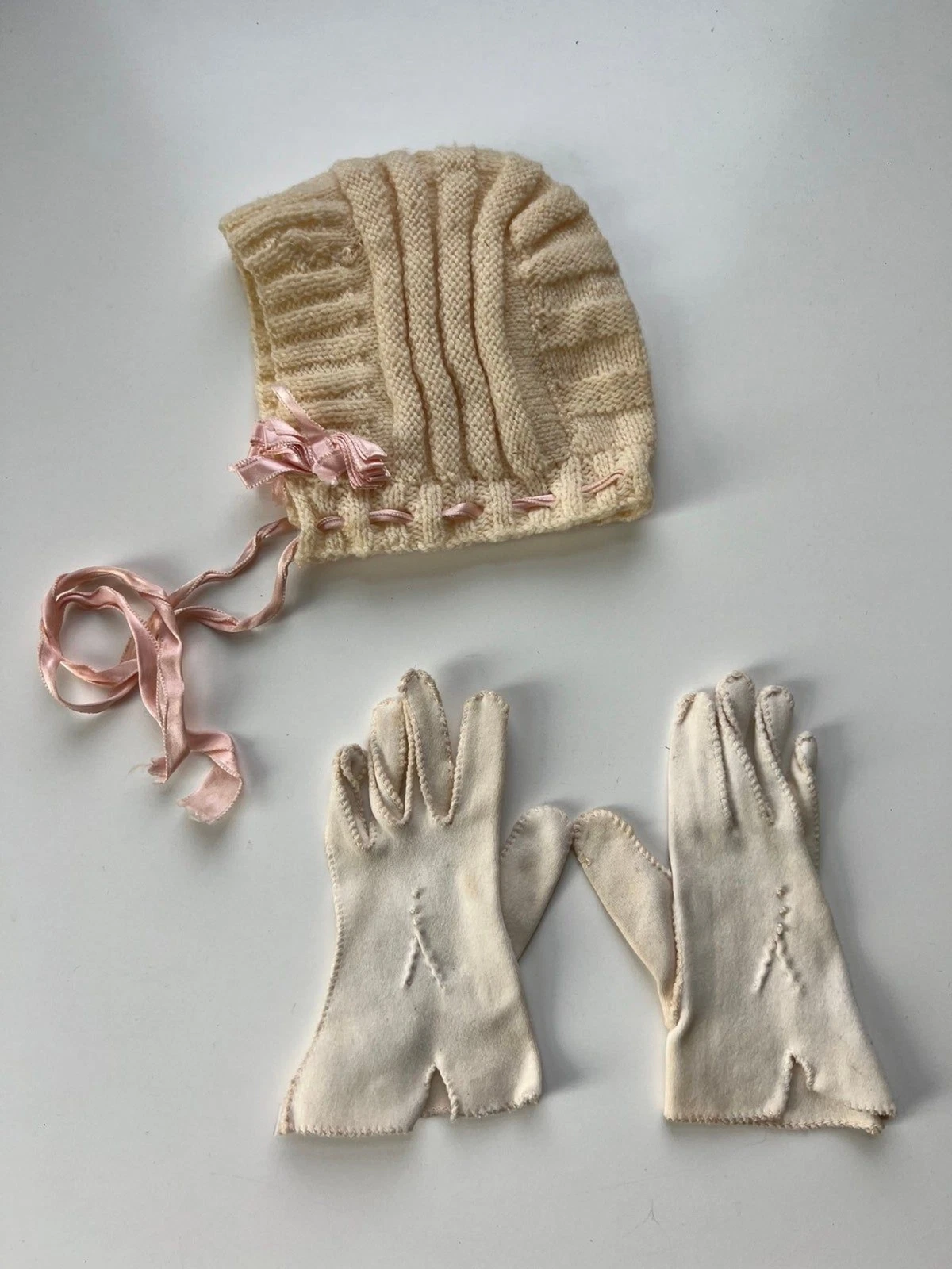 1930- 1940s Vintage Handmade Baby Bonnet & White Child Dress Gloves