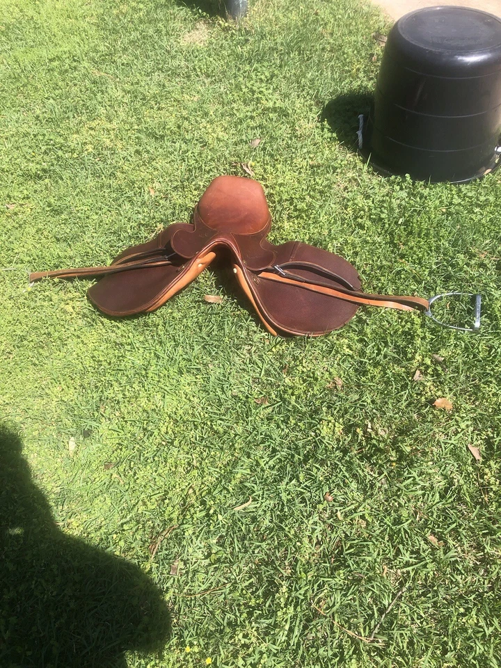 Q Nice Brand English Saddle/ Hand Made  - Image 3 of 4