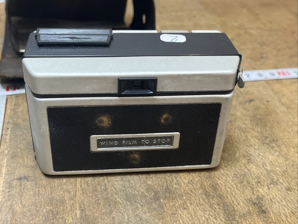 ANCIEN APPAREIL PHOTO INSTAMATIC CAMERA KODAK 100 AVEC ETUI ANNEES 60 VINTAGE - Photo 3/4