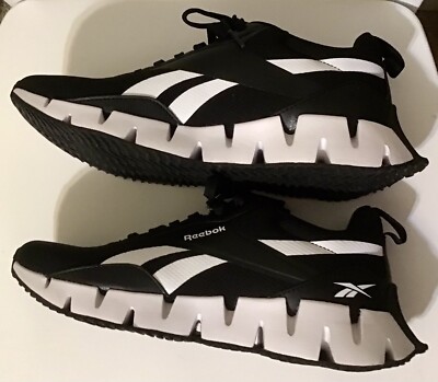 NWOB Reebok Women's ZIG DYNAMICA Black & White Running Shoes - 100074911 7M