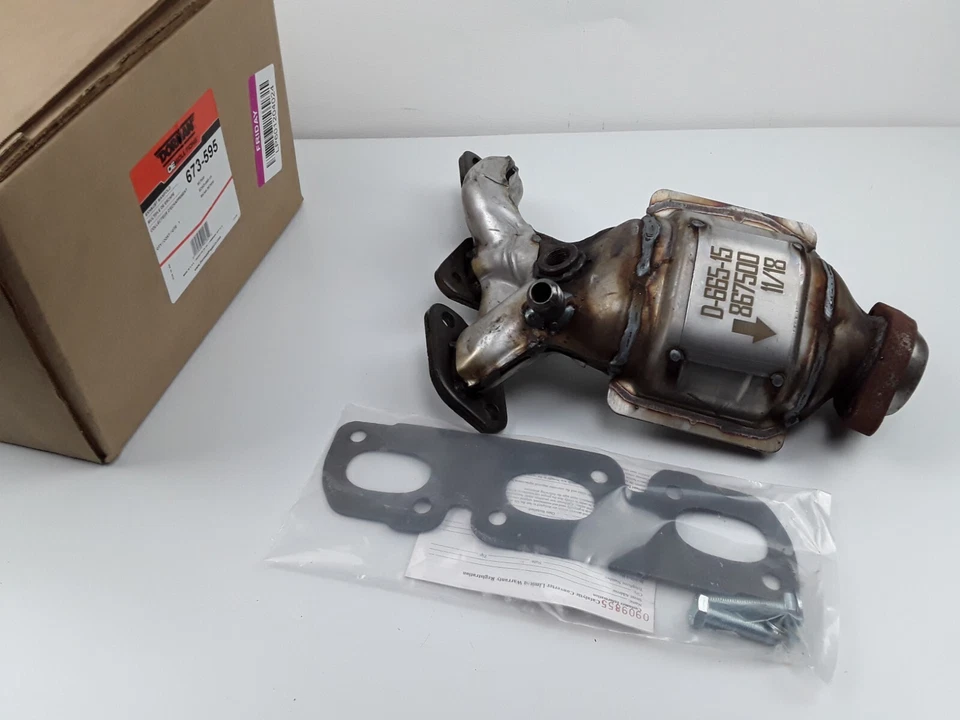 Convertidor catalítico con colector de escape integrado Dorman para Cougar, Mystique Foto 3 de 4