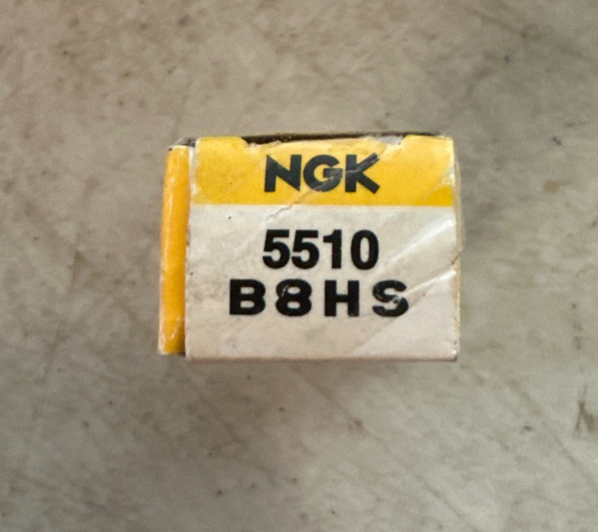 1EA NEW NGK SPARK PLUG B8HS