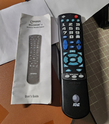  AT&T MKT477A-A00 U-VERSE Universal REMOTE CONTROL for TV & w/User's Guide NEW
