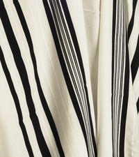 Jewish tallit made of 100 wool, black stripes, 150 x 200 cm