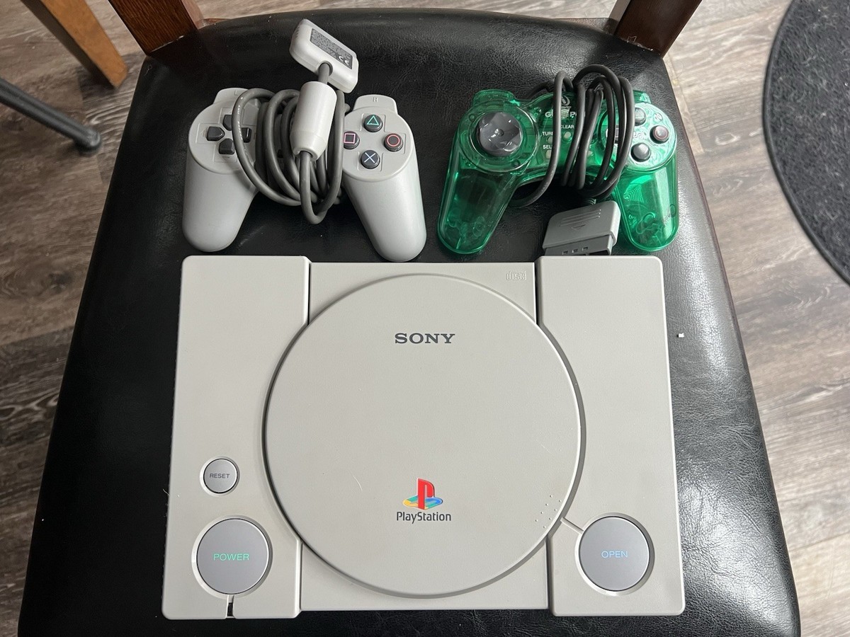 Sony PlayStation Dual Shock Console Gray NTSC-U/C w/ DualShock