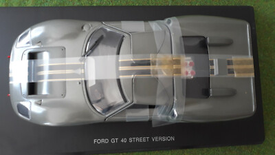 Ford GT 40 MKII Universal Hobbies 1:18 (Gebraucht) in Combremont-le