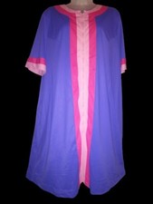 Vintage 70s JC PENNY LOUNGEWEAR Purple Pink Nylon Zipper House Coat Nightgown L