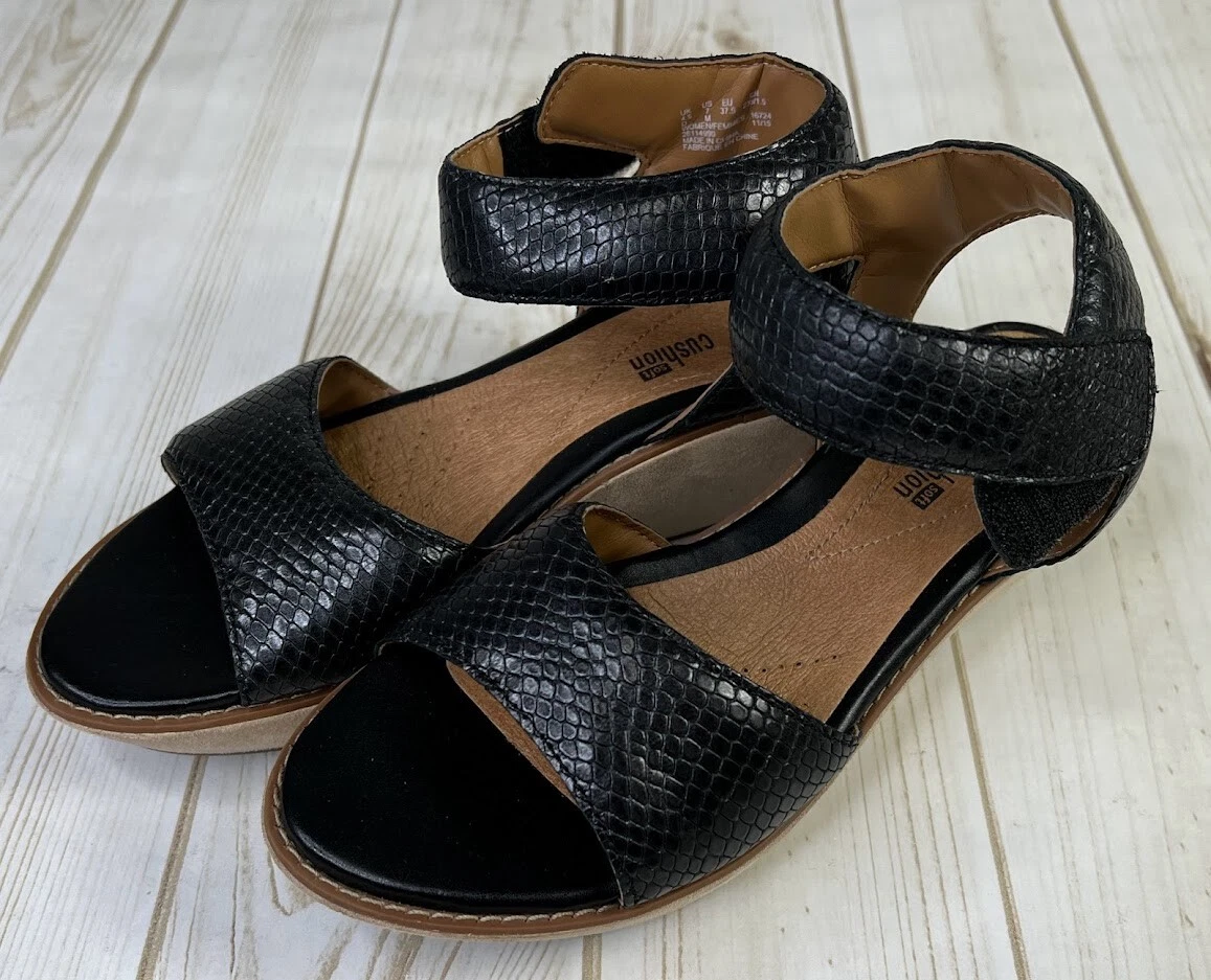 Clarks Collection Soft Cushion Women s Black Hazelle Wedge Sandals Size 7 B1514
