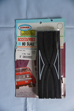 Aurora Model Motoring HO scale 9" straight crisscross tracks 2 pcs 1524