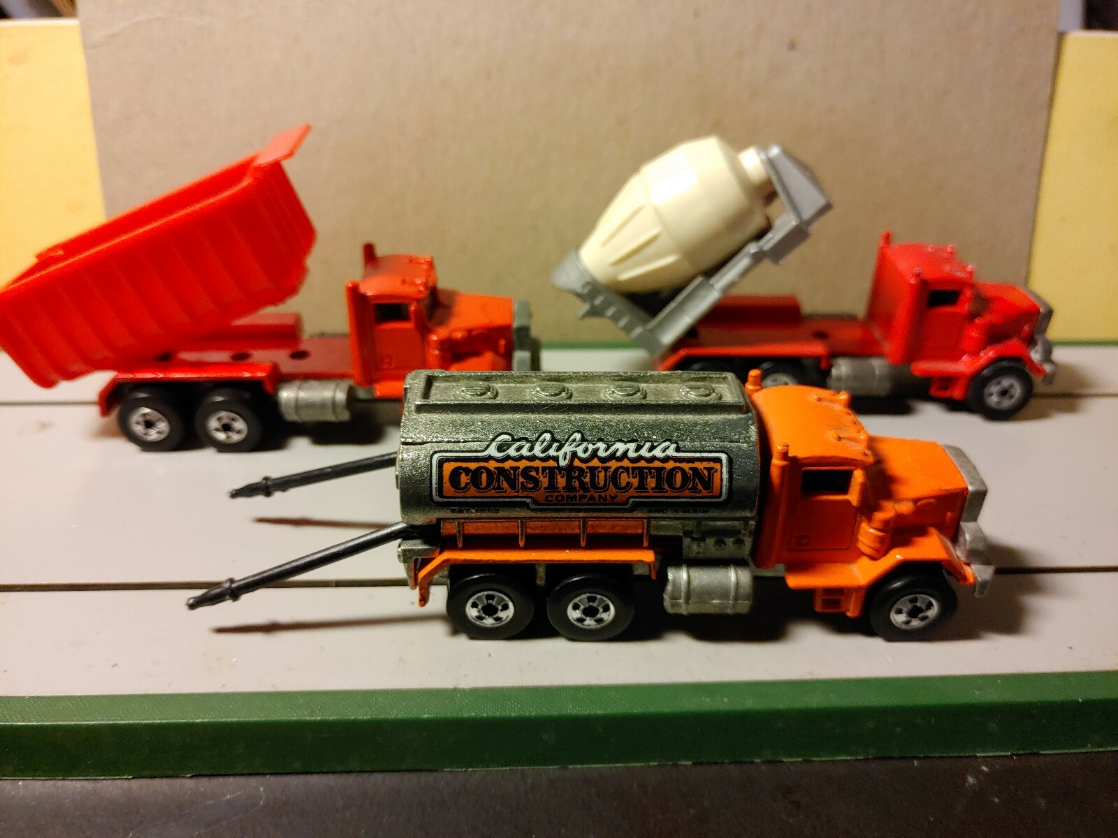 Hot Wheels Workhorses Peterbuilt ×3 Tanker Truck , cement mixer, dump