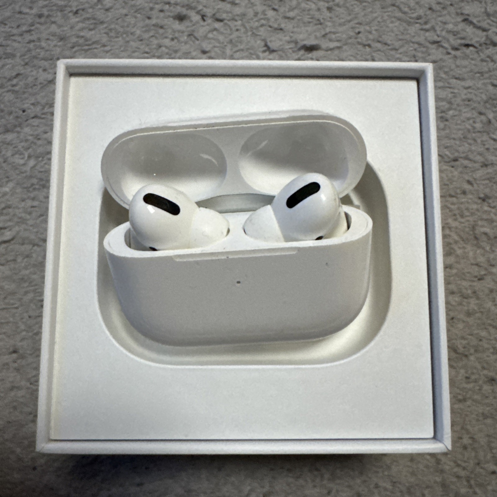 Apple AirPods Pro con Custodia di Ricarica - Bianco (leggere descrizione)