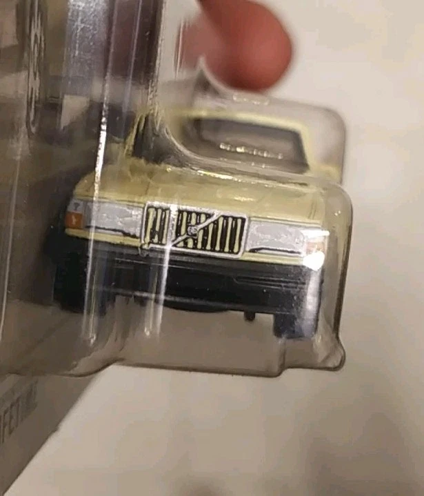 Matchbox 1986 Volvo 240 1:64 2025 - Immagine 3 di 4