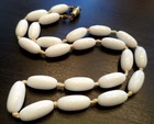 STUNNING VINTAGE ESTATE IND KNOTTED MILK GLASS BEADED 17" NECKLACE! G39047