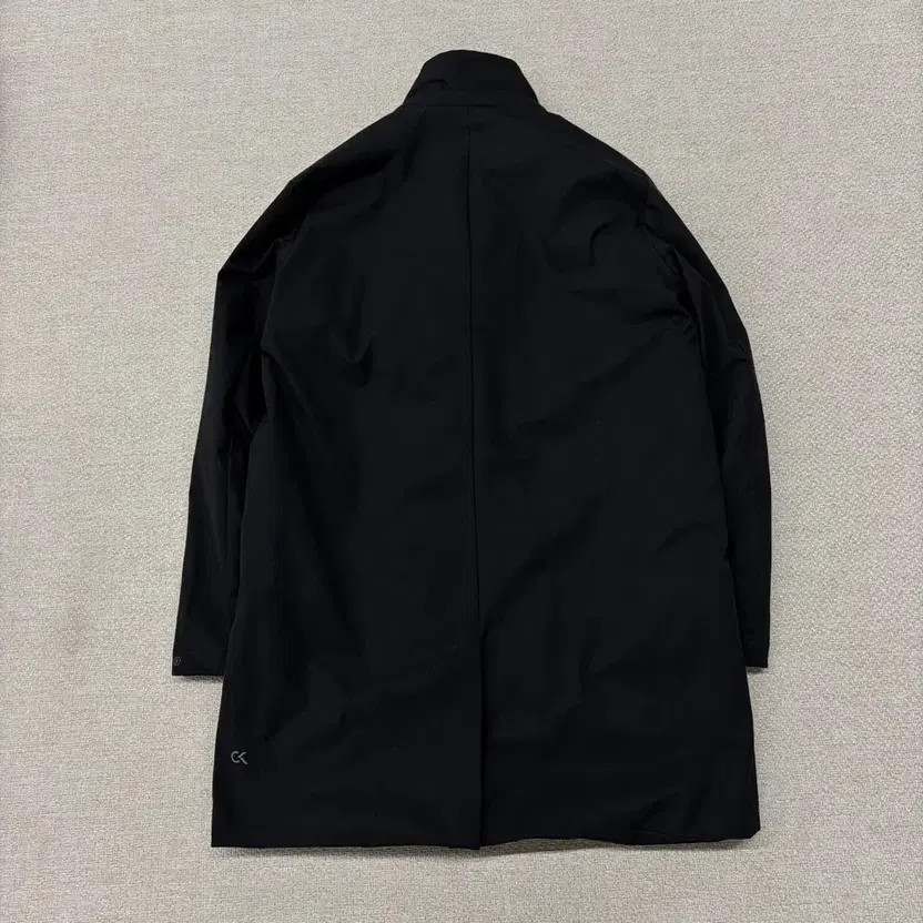 Calvin Klein Padded Jacket - Size 61cm, 91cm Length thumbnail 4