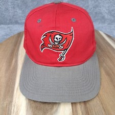 Vintage Tampa Bay Buccaneers Hat Cap Snap Back Red Gray Logo 7 NFL Football Mens