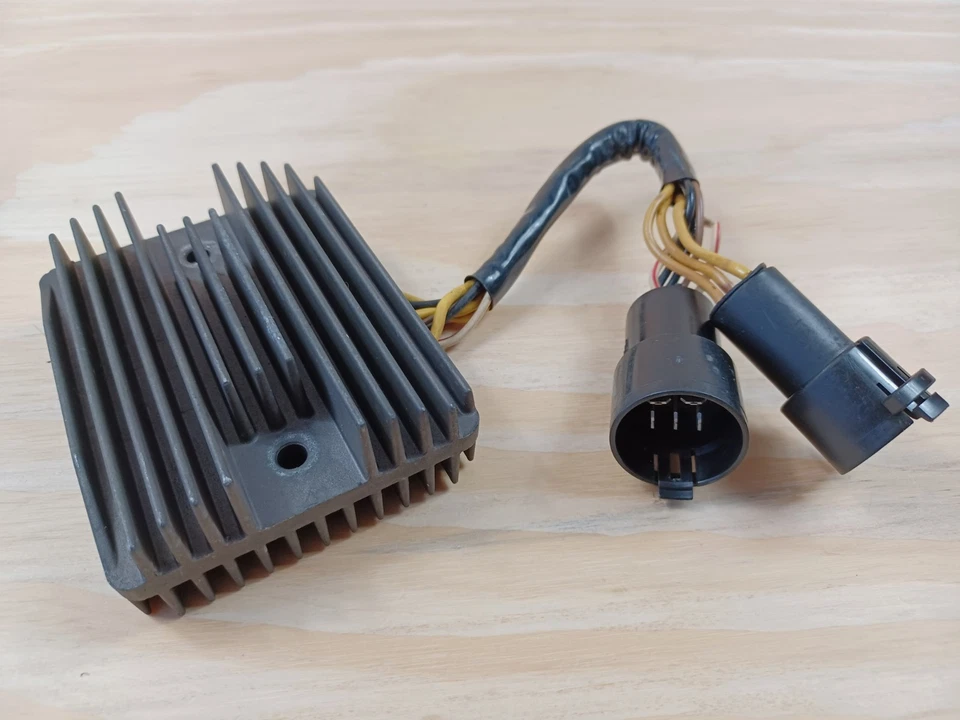 ♻️D Kawasaki ZX 9 R 2000-2001 NINJA ZX-9R ZX900E Regulator  Rectifier (SH689-12) - Image 3 of 4